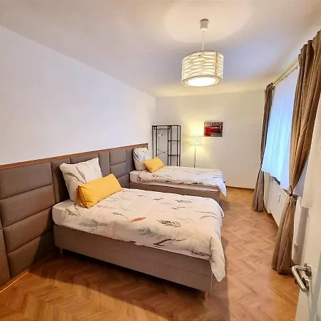 Over River By Frankfurt-4 Rooms-6 Beds-parking-ac * Niederdorla