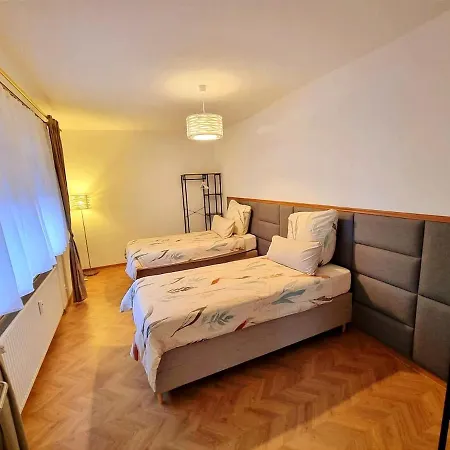 Διαμέρισμα Over River By Frankfurt-4 Rooms-6 Beds-parking-ac *