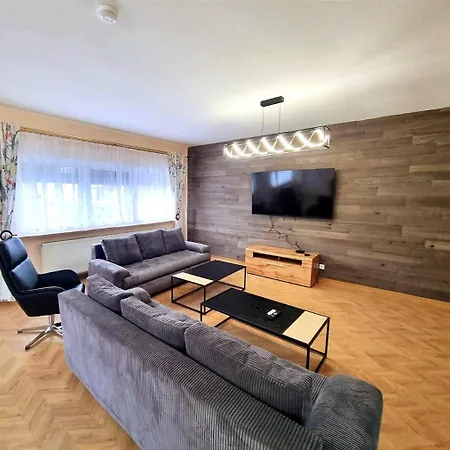 Over River By Frankfurt-4 Rooms-6 Beds-parking-ac Niederdorla