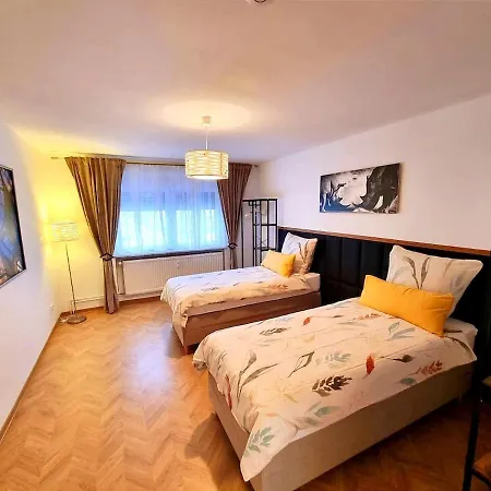 Over River By Frankfurt-4 Rooms-6 Beds-parking-ac Niederdorla