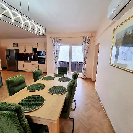 Διαμέρισμα Over River By Frankfurt-4 Rooms-6 Beds-parking-ac